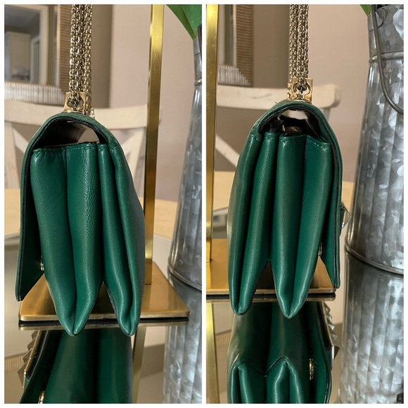 Valentino Garavani Va Va Voom green leather shoulder/crossbody bag w/ gold chain - Picture 2 of 16